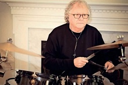 ASDennisBryonDrummerforBeeGees.jpg