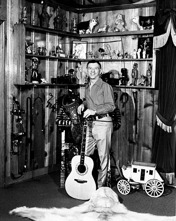 ASHankSnowHadNo1ImMovinonNov141950.jpg