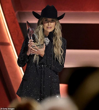 ASLaineyWilson2024CMAWinner.jpg