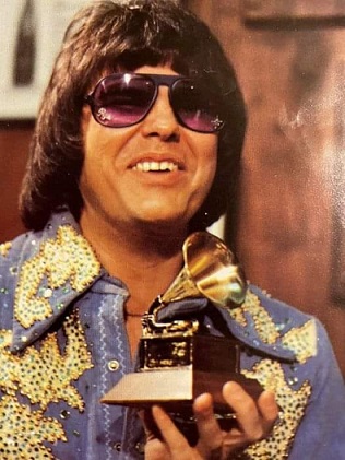 ASRonnieMilsapWins1974GrammyforKrisKsong.jpg